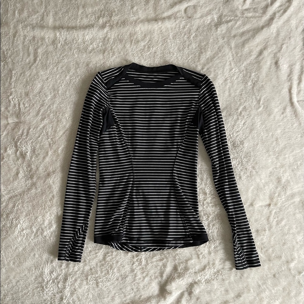 lululemon work out top.